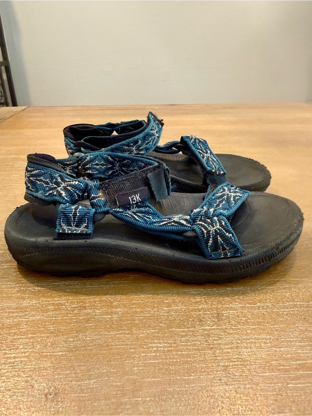 Teva‎ Kids Hurricane Sports Sandal Blue Black Geometric Pattern Size 13